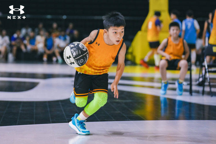 的重庆少年, 奋斗, 像库里面对