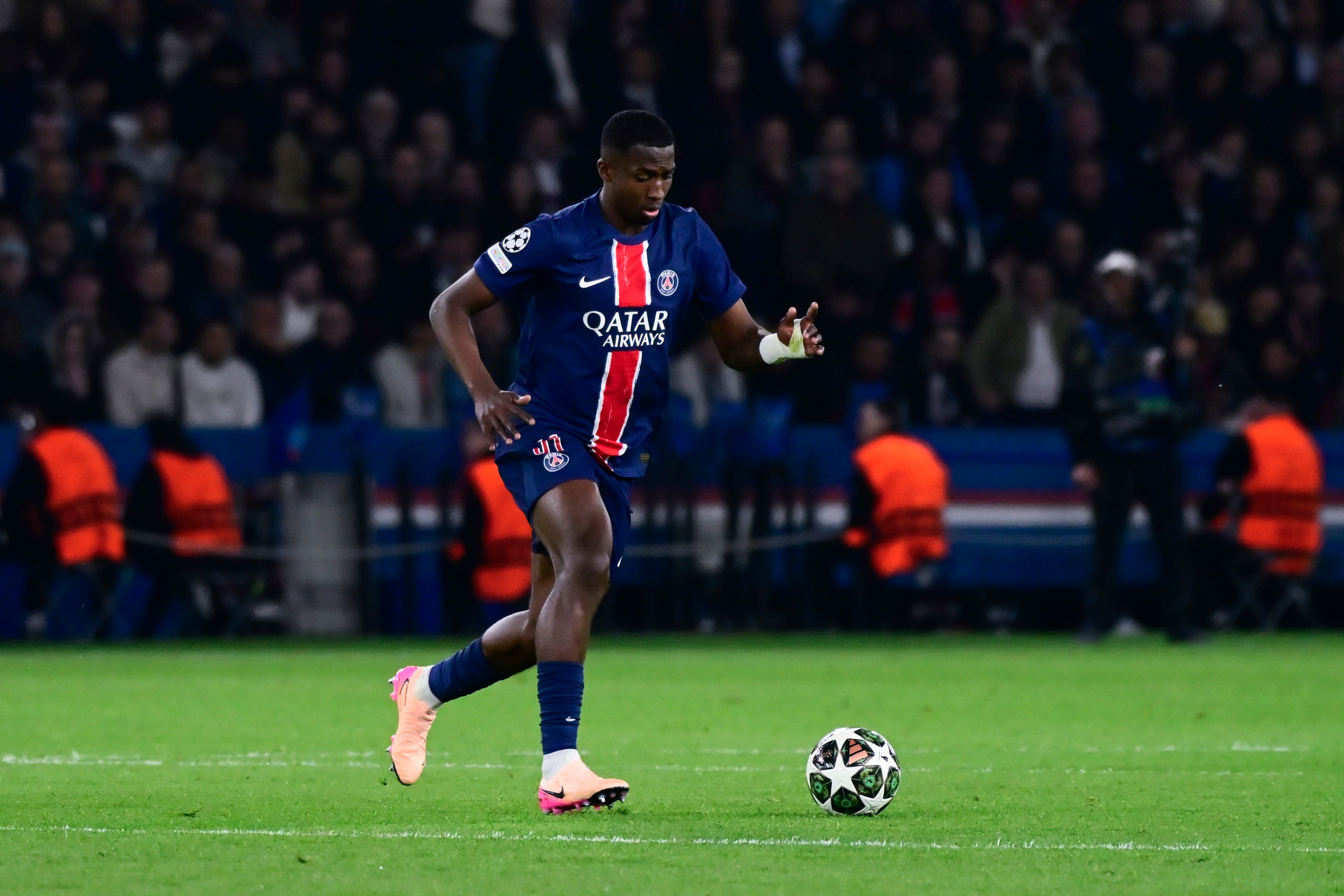 坎波斯很少, 员合同将于 坎波斯很少, 员合同将于